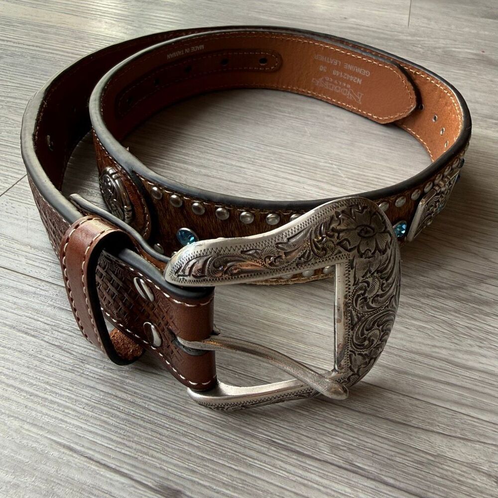 NOCONA BELT CO HAIR-ON HIDE with Rhinestone cowgirl - Picture 7 of 8